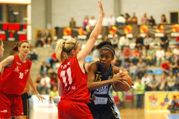 Fase de ascenso de Liga Femenina 2 a L. Femenina, Semifinales, PIO XII - USP-CEU MMT ESTUDIANTES