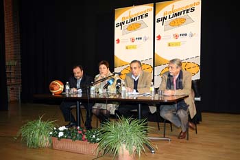 Presentación de la Campaña Baloncesto sin Límites en la cárcel de Alcalá Meco