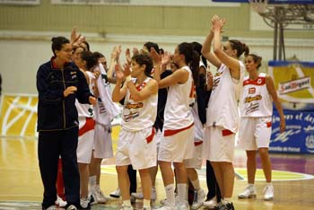La Selección celebra su primera victoria. España VS Cuba, Ferrol.