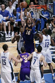ORLANDO, FL - JUNE 14: Pau Gasol #16 of the Los Angeles Lakers shoots against the Orlando Magic during Game Five of the 2009 NBA Finals at Amway Arena on June 14, 2009 in Orlando, Florida.  NOTE TO USER: User expressly acknowledges and agrees that, by downloading and/or using this Photograph, user is consenting to the terms and conditions of the Getty Images License Agreement. Mandatory Copyright Notice: Copyright 2009 NBAE (Photo by Joe Murphy/NBAE via Getty Images)