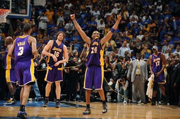 ORLANDO, FL - JUNE 14: Kobe Bryant #24 of the Los Angeles Lakers celebrates after defeating the Orlando Magic in Game Five of the 2009 NBA Finals at Amway Arena on June 14, 2009 in Orlando, Florida. The Los Angeles Lakers defeated the Orlando Magic 99-86. NOTE TO USER: User expressly acknowledges and agrees that, by downloading and or using this photograph, User is consenting to the terms and conditions of the Getty Images License Agreement. Mandatory Credit: 2009 NBAE  (Photo by Garrett Ellwood/NBAE via Getty Images)